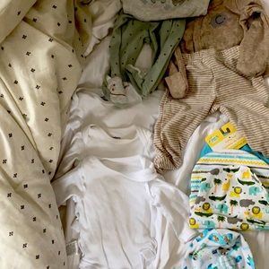 Newborn baby clothes only wore once everything half off I’m in upper Darby Phi